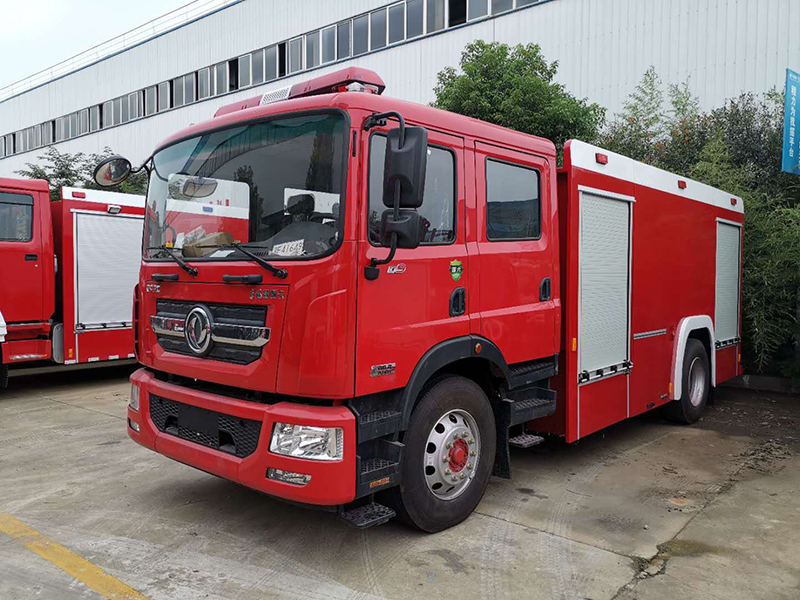 东风D9（国六）6吨泡沫消防车